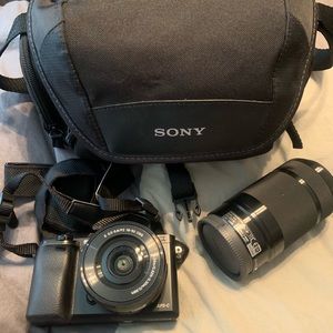 Don’t A6000 camera with two lenses